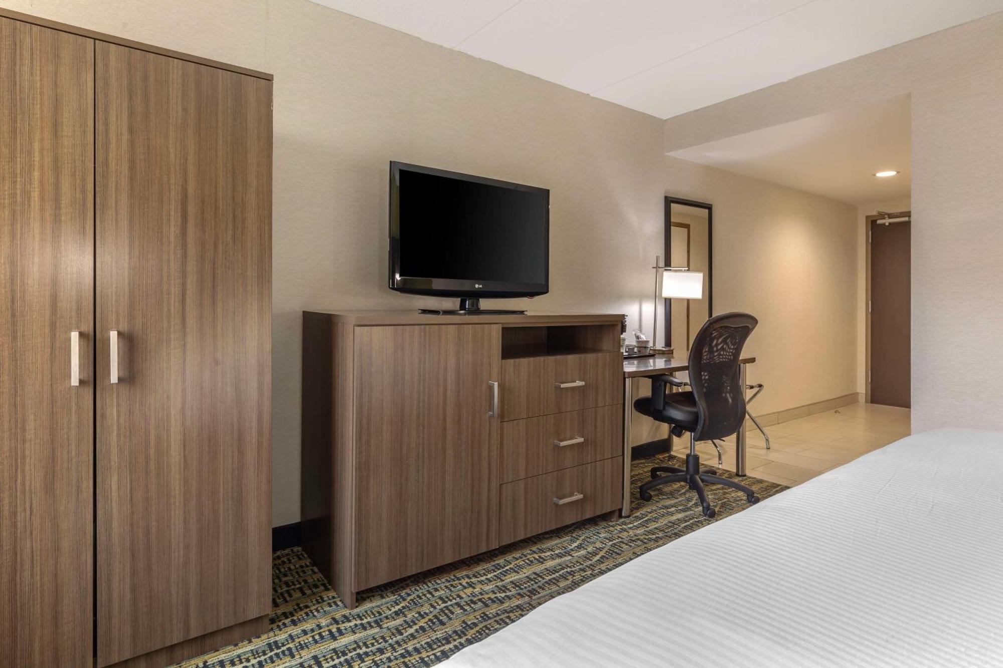 Best Western Plus New Englander Woburn Exterior foto
