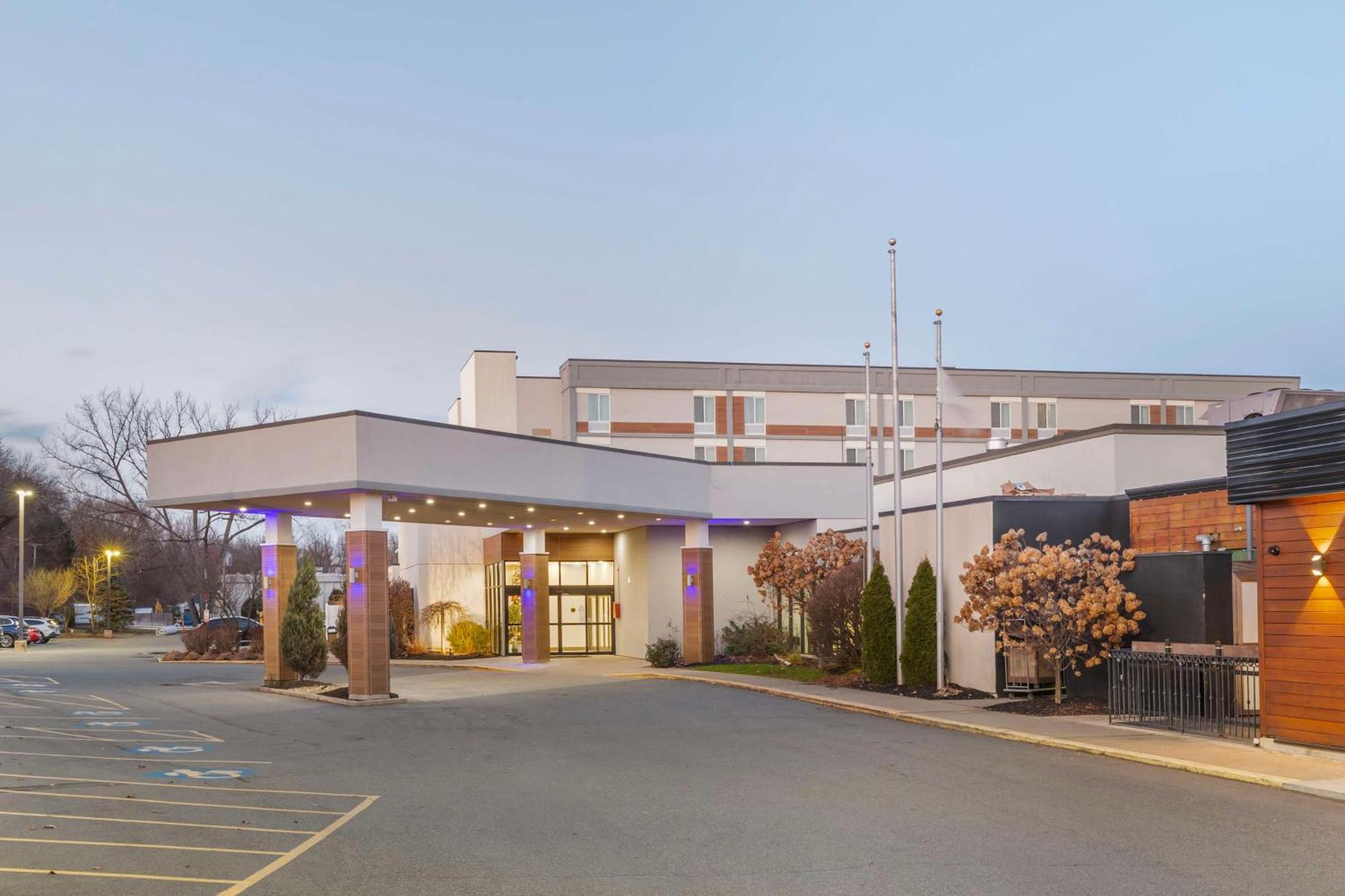 Best Western Plus New Englander Woburn Exterior foto