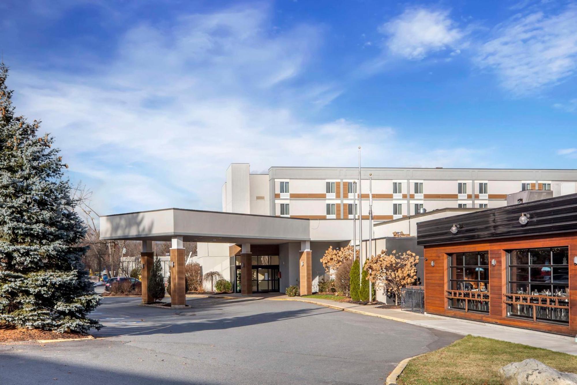 Best Western Plus New Englander Woburn Exterior foto